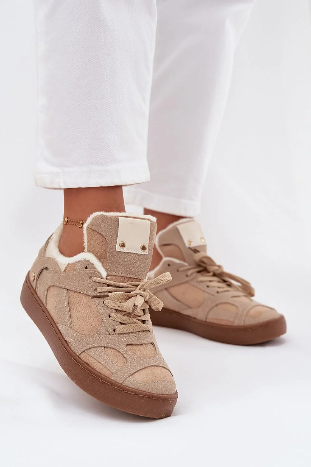 baskets basses femme suédine beige taupe semelle épaisse marron plateforme 25 millimetres doublure fourrure synthétique chaleureuse