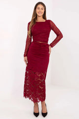 jupe midi crayon dentelle bordeaux florale ajustée taille haute élastiquée doublée semi transparent ourlet festonné confortable extensible léger chic féminin