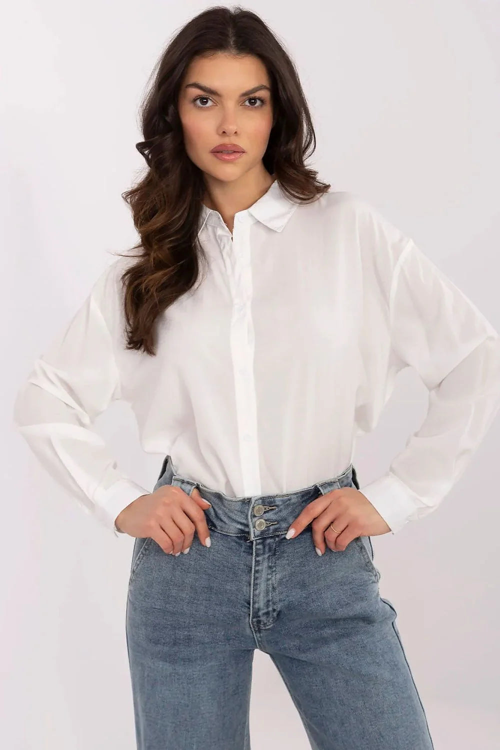 Chemise féminine élégante manches longues col classique blanc intemporelle polyester élasthanne confortable occasionnels spéciales