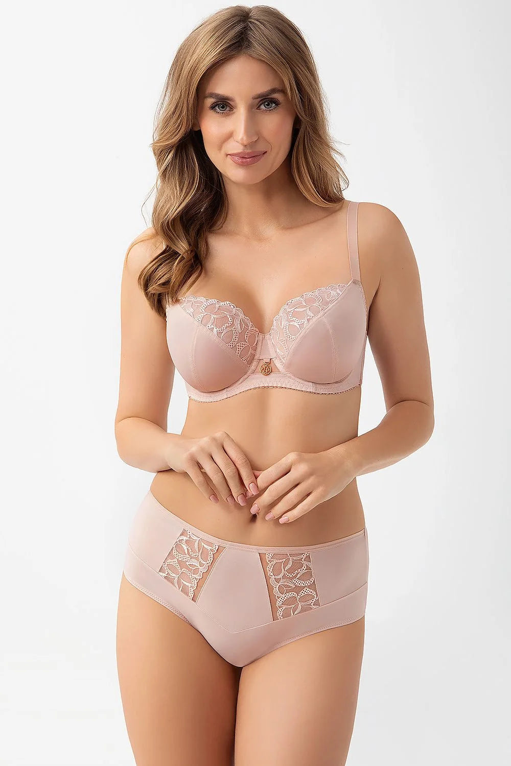 soutiengorge corbeille rembourré armatures bonnetsprofonds nuderosé microfibre satinée tullebrodé dentelleflorale décolletéplongeant bretellesréglables bijoucentral maintiengalbant coupesculptante confortdurable