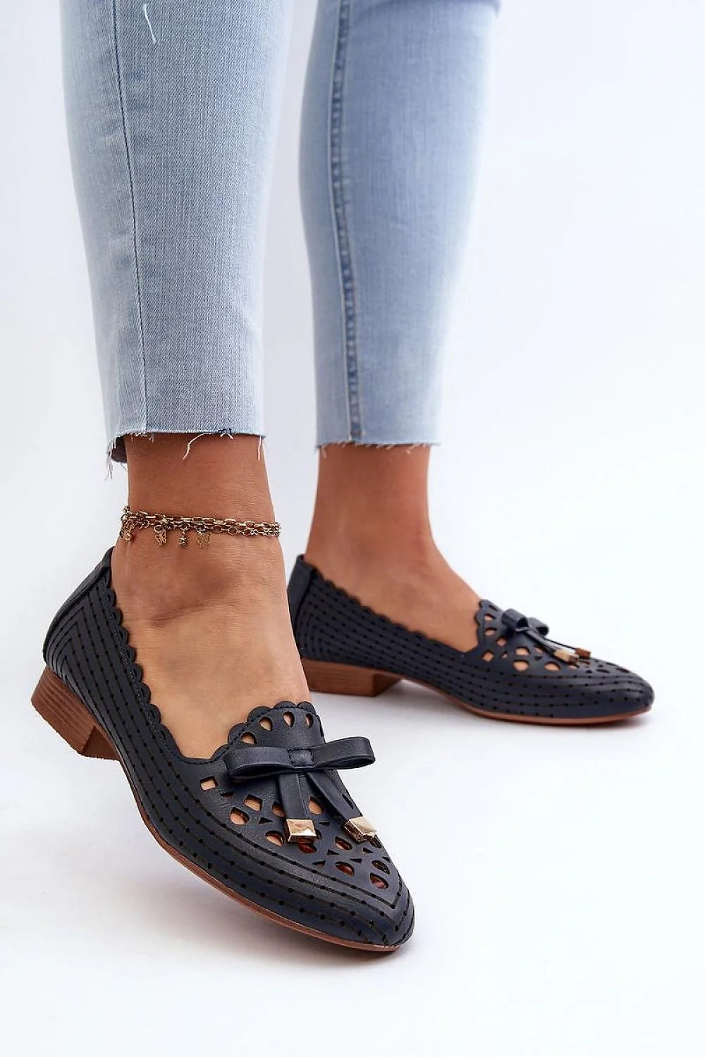 Ballerines élégantes Jezzi cuir artificiel talon plat nœud devant coupe amande navy blue femmes