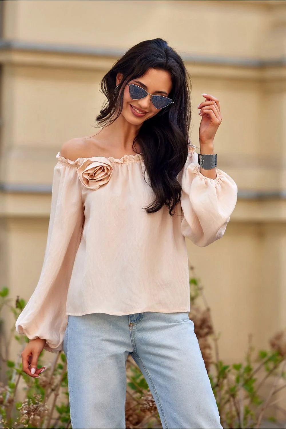Blouse femme style espagnol manches longues bouffantes décolleté élastique rose pâle matière douce taille ajustable
