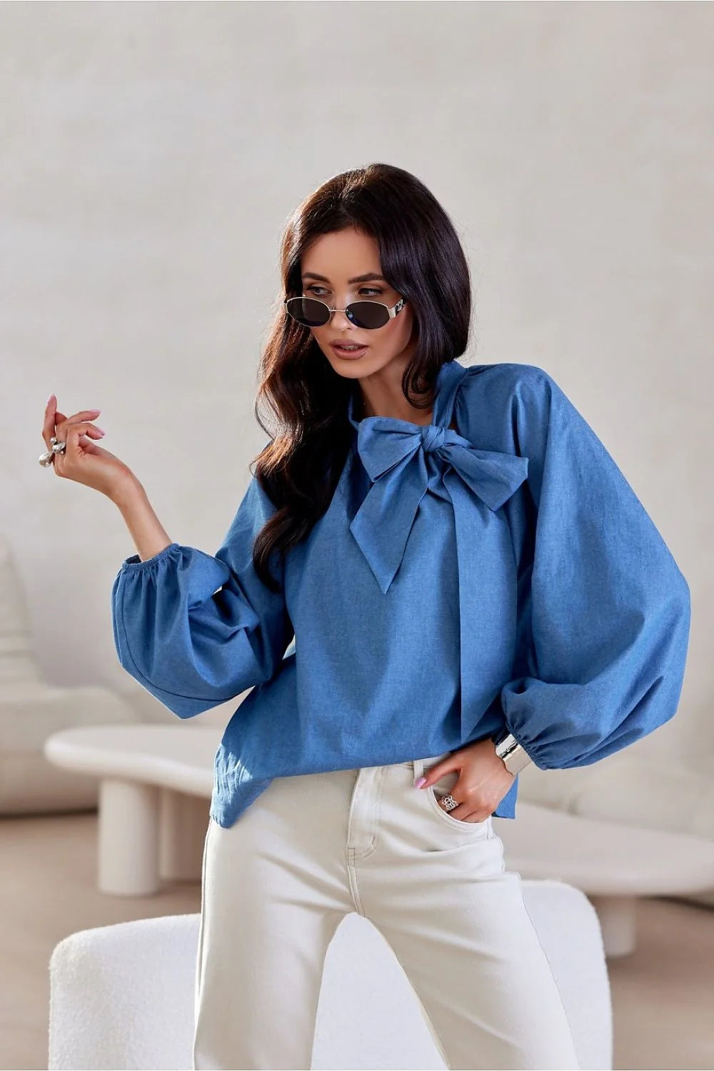 Chemisier Roco Fashion en coton 100% avec manches bouffantes, col en V, noeud décoratif, style élégant et intemporel pour femmes
