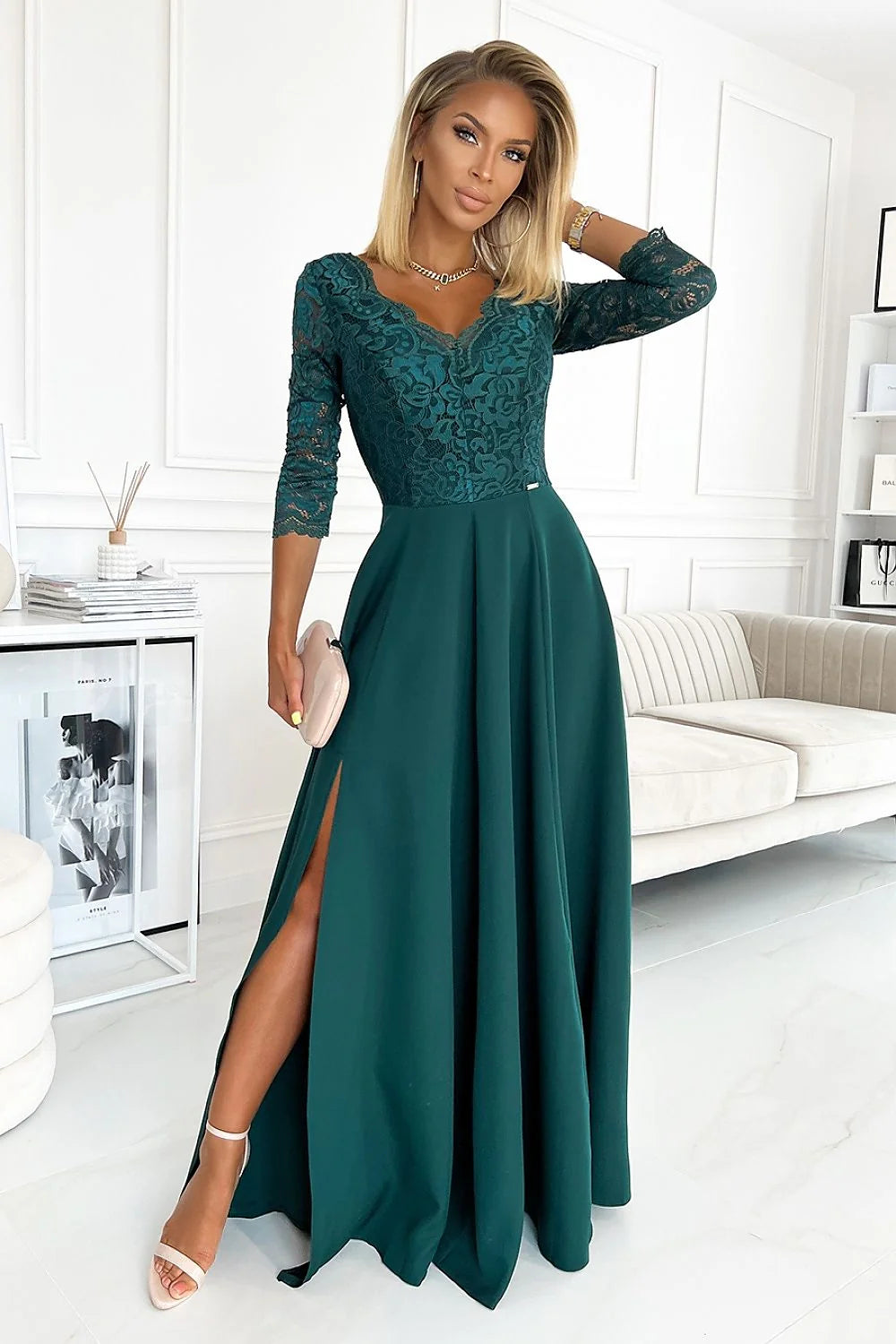 robe longue dentelle bleu royal manches troisquarts décolleté V profond taille cintrée jupe fluide fente haute glamour Numoco