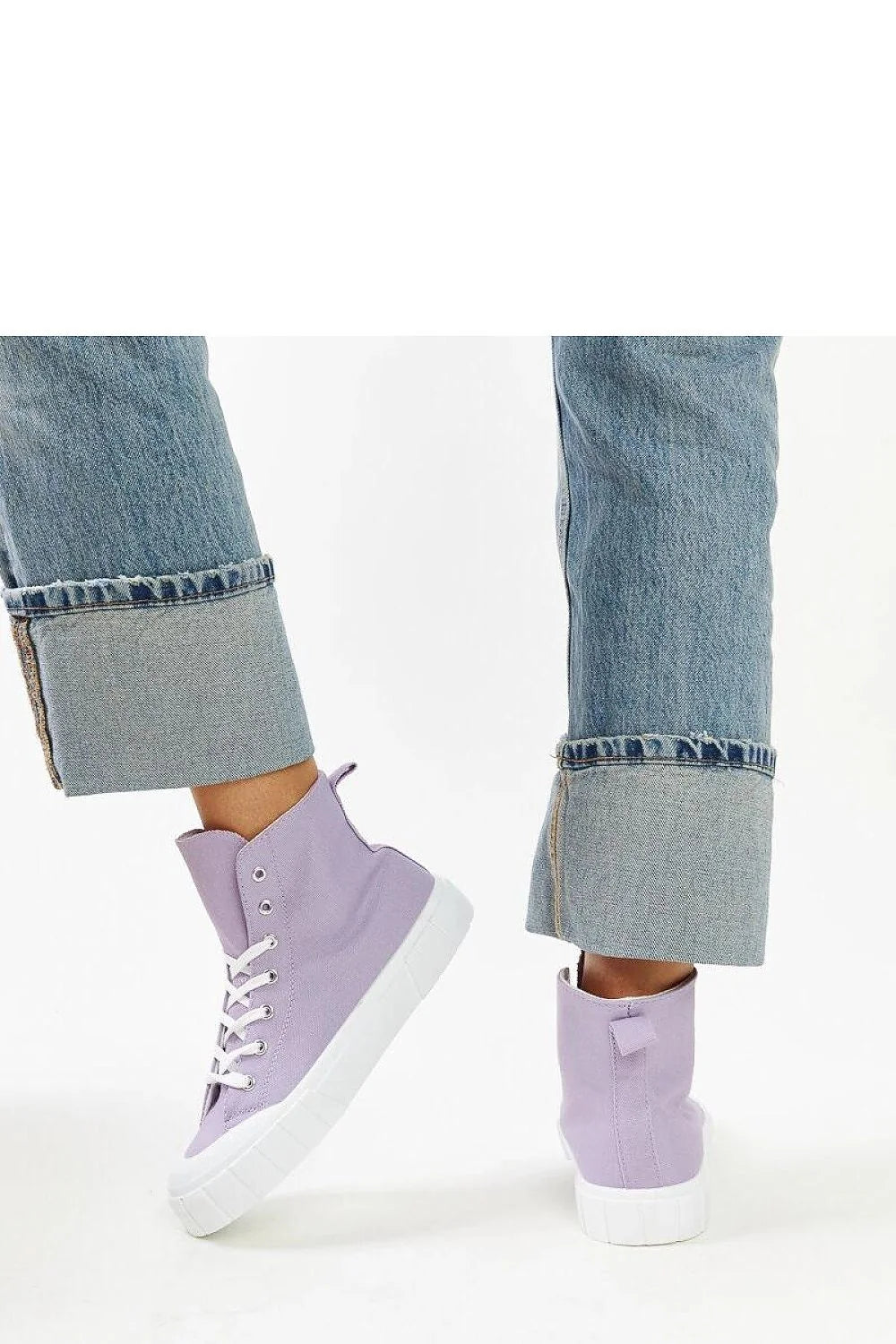 Baskets montantes pour femme en canvas lilas et blanc, style casual, confortable et durable, idéales pour quotidien et soirées