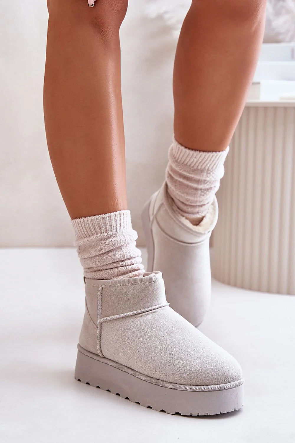 Bottines suédine écologique beige clair confortables sans lacets, semelle plateforme casual automne-hiver femmes