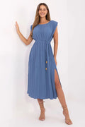 Robe de jour Italy Moda bleu doux coupe ajustée ceinture perlée manches courtes plissée longueur midi
