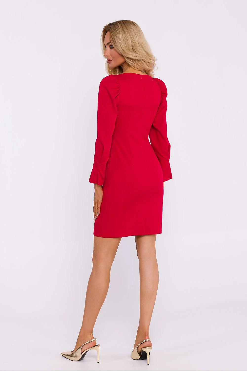 Robe de jour élégante pour femme en tissu de qualité, coupe ajustée, encolure asymétrique, manches volumineuses, couleur rouge éclatante, idéale pour les occasions spéciales