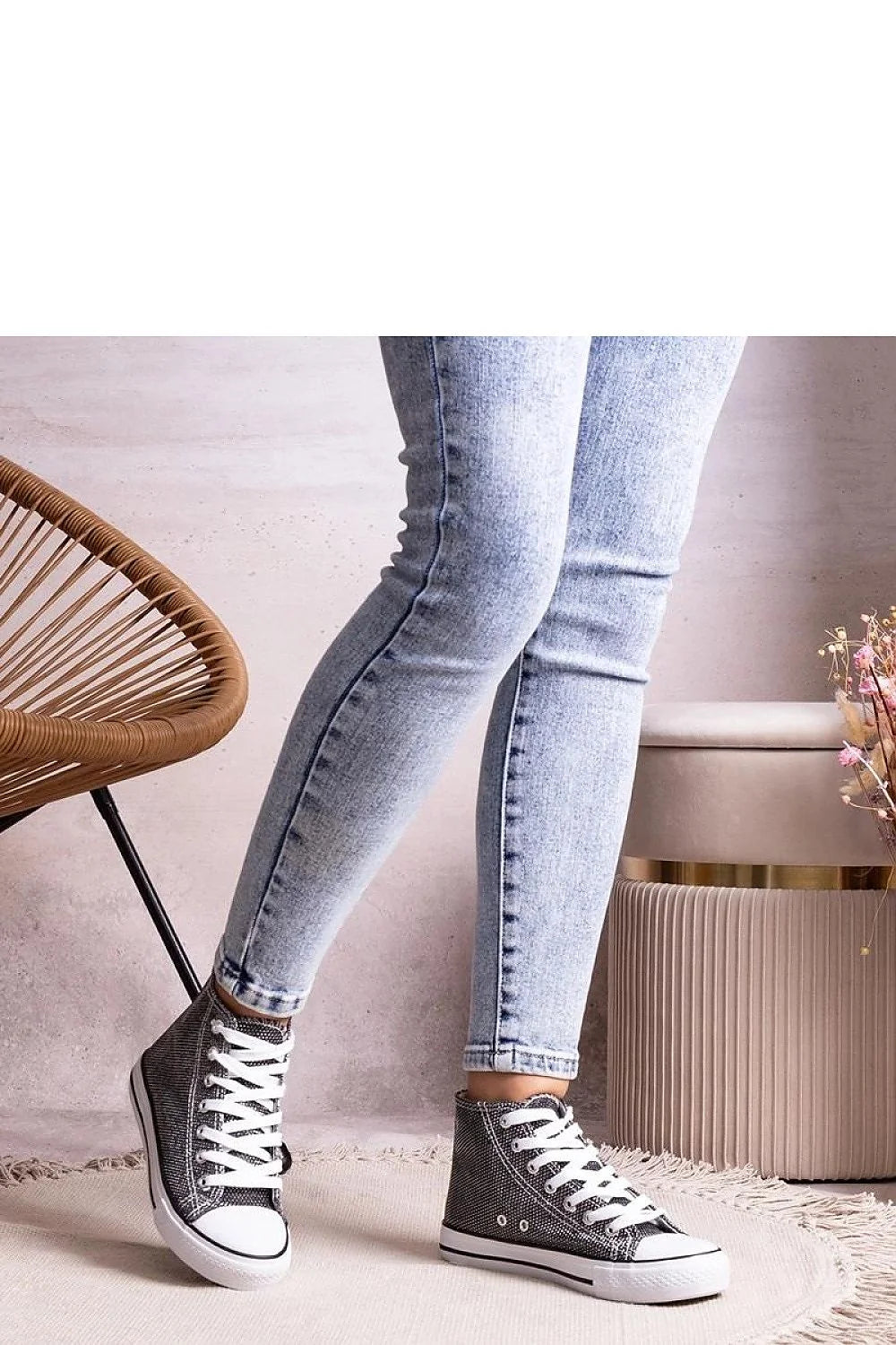 Baskets montantes pour femmes en maille noire motif quadrillé blanc style casual élégance mode confort