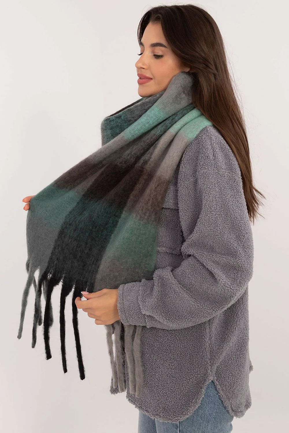 Écharpe en polyester classique à carreaux pour femme, motifs dégradés vert gris noir, franges décoratives, polyvalente et élégante