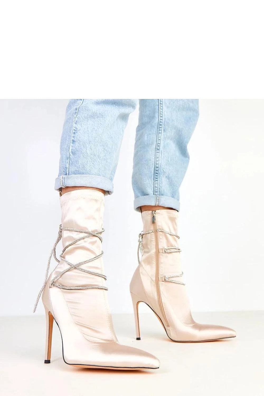 bottines femme satin rose poudré talon aiguille 12cm stiletto tige 21cm bout pointu lacets zircon incrustés fermeture éclair