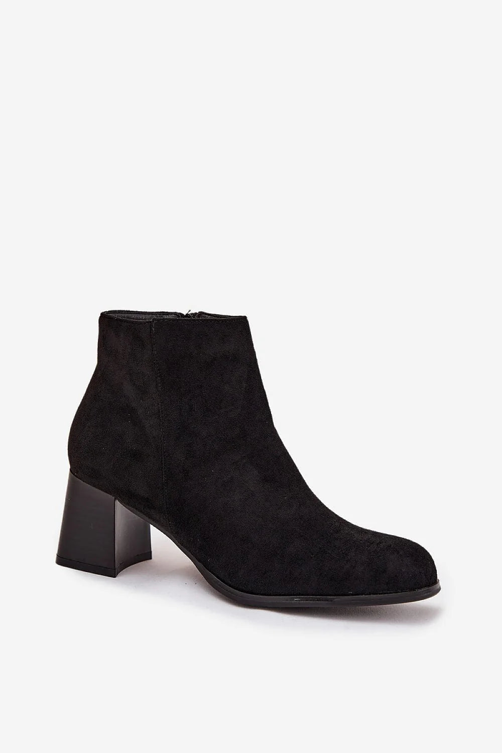 bottines cheville femme suédine noires bout légèrement effilé talon bloc moyen stable confortable fermeture éclair latérale finition veloutée