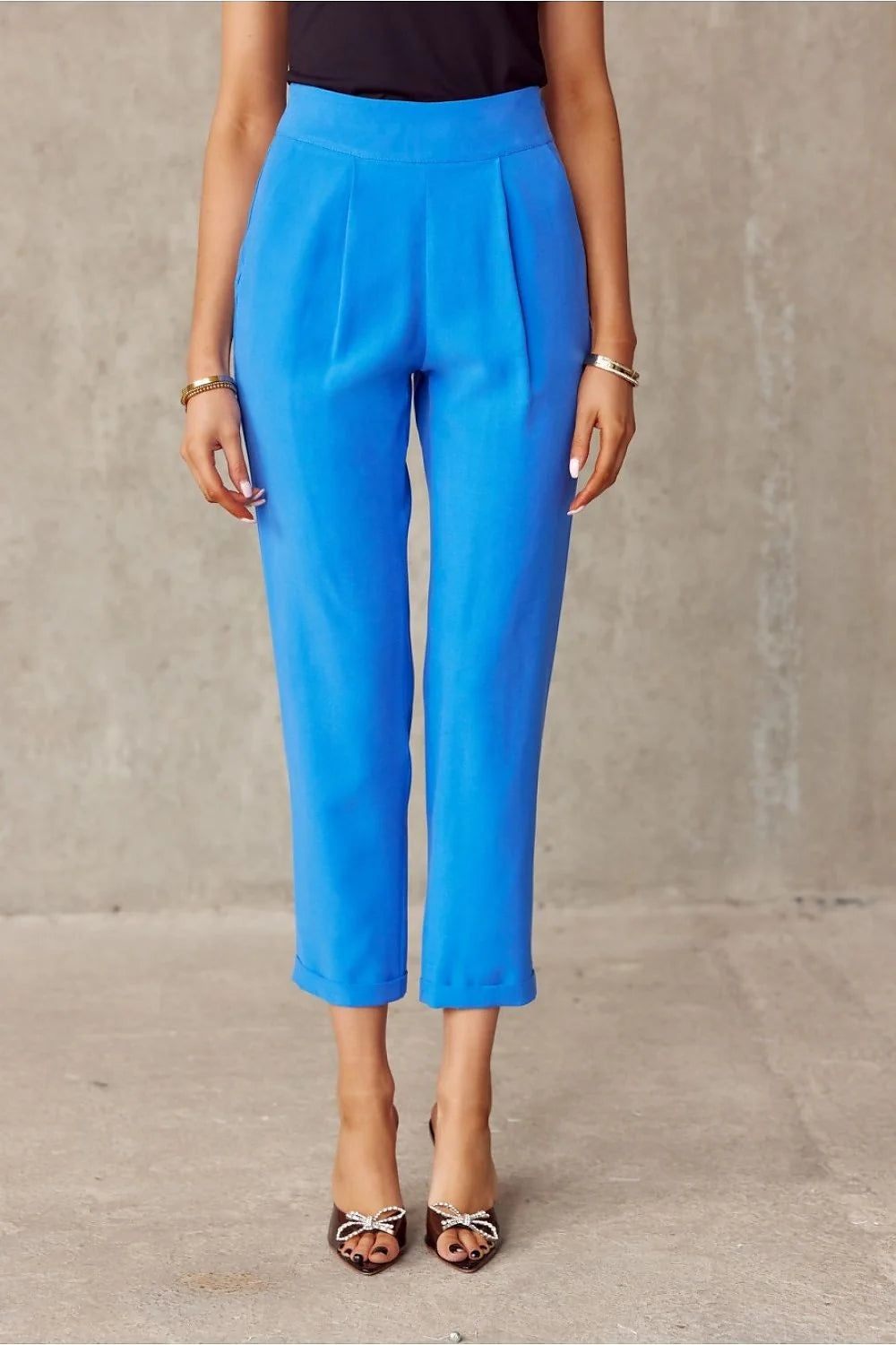 pantalon femme élégant droit taille ajustable cheville coupe cigarette polyester viscose tissu fluide soyeuse poches obliques fermeture latérale Pologne