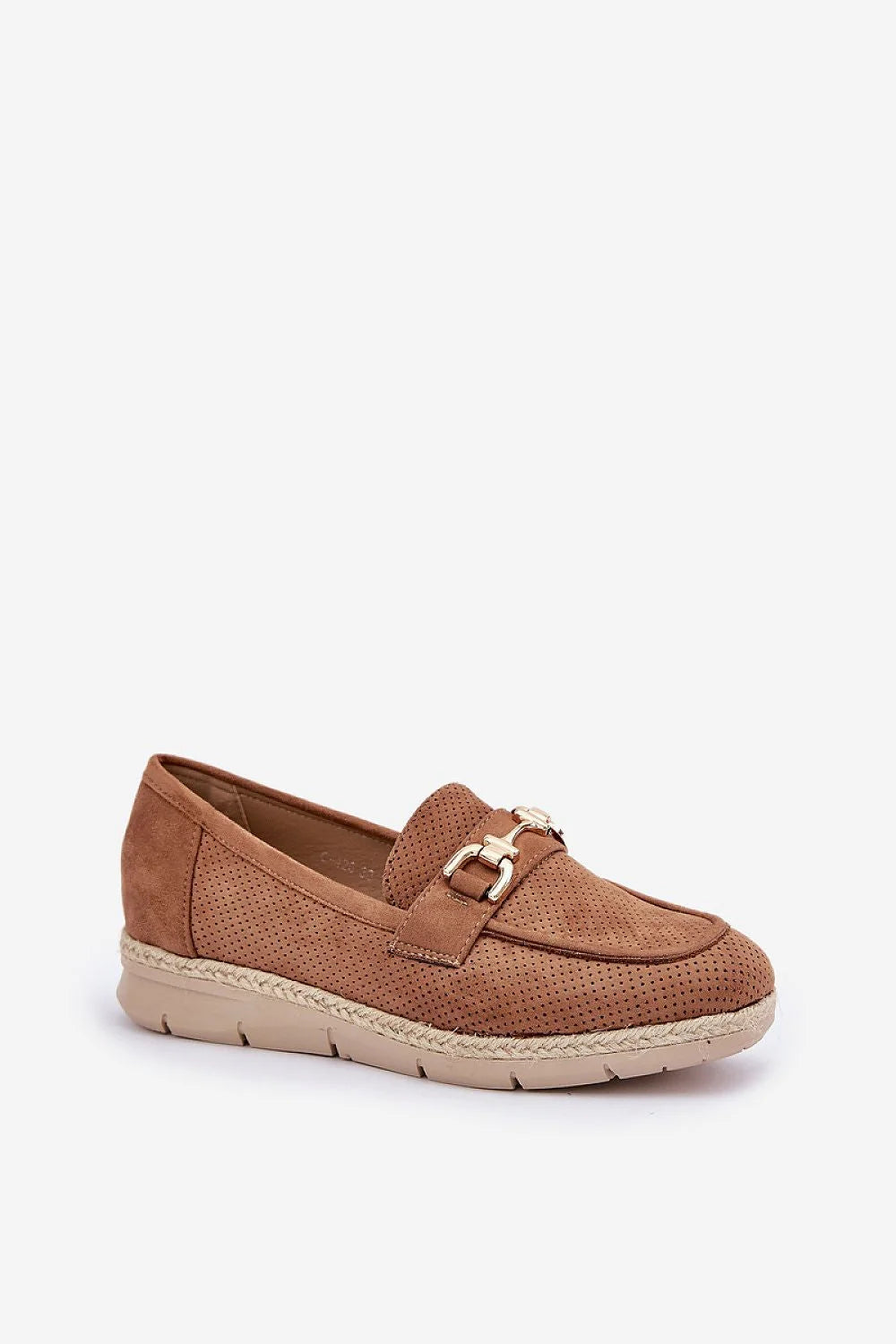 Mocassins femmes en suédé écologique couleur camel perforé détail doré bout arrondi semelle rembourrée plateforme talon bas printemps casual élégant respirant durabilité