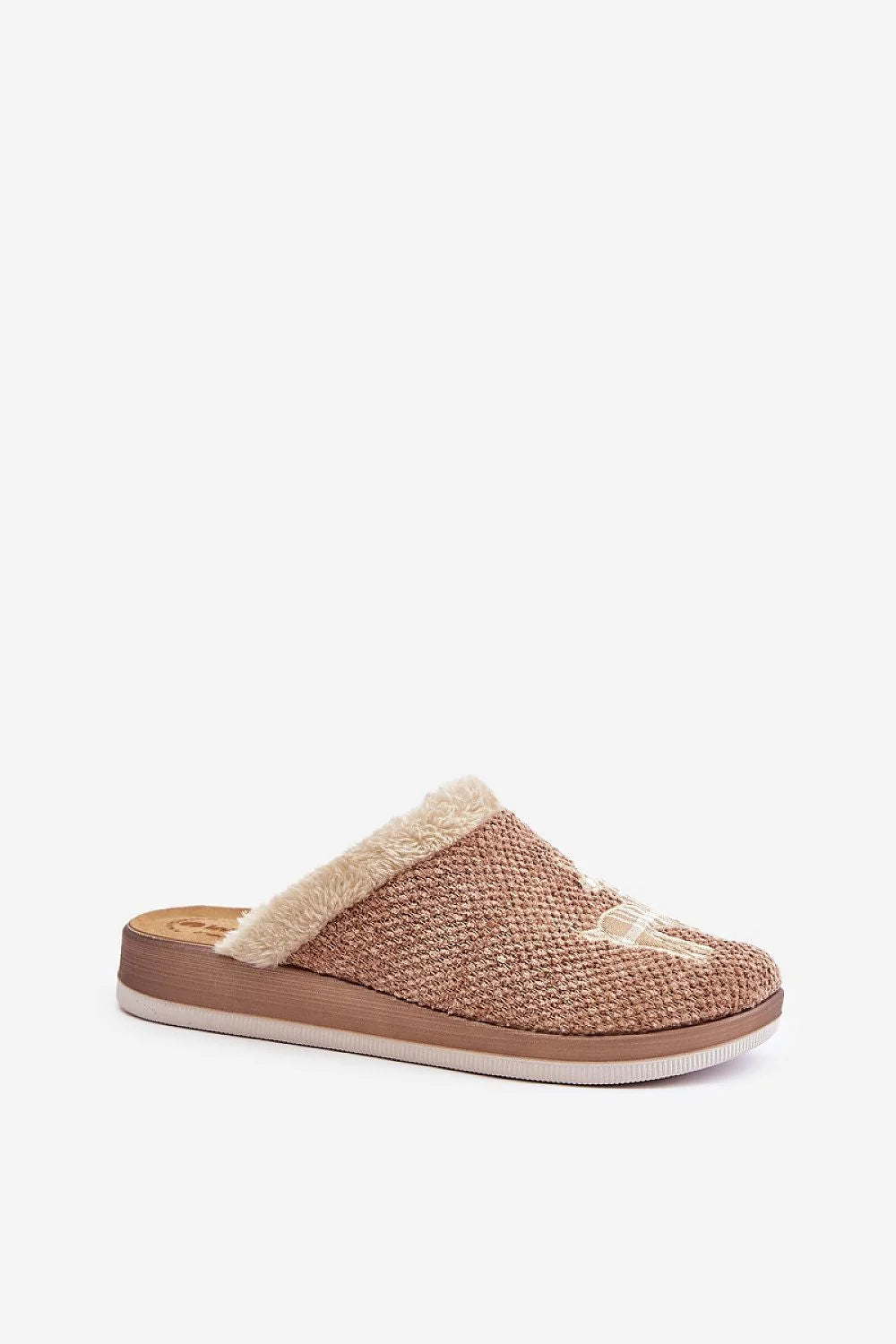 pantoufles femme fausse fourrure beige mule maille tressée motif cerf brodé crème cosy chaleureux semelle gomme antidérapante plateforme