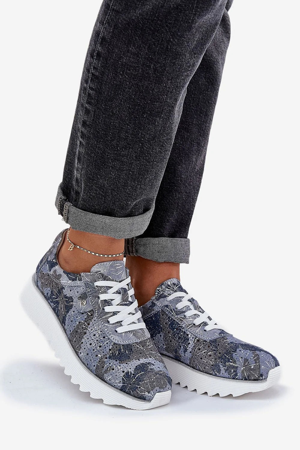 Chaussures de sport modernes pour femmes design élégant floral abstrait bleu gris tige perforée semelle pailletée confort durabilité