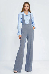 combinaison taille haute bretelles larges jambes flare empiècement V tailleur élégante sophistiquée gris bleu texturé chevrons poches discrètes