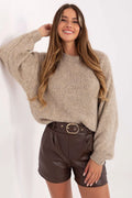 pull femme oversize grosse maille beige taupe col rond manches bouffantes poignets côtelés texture moelleuse duveteuse coupe courte cocooning chic