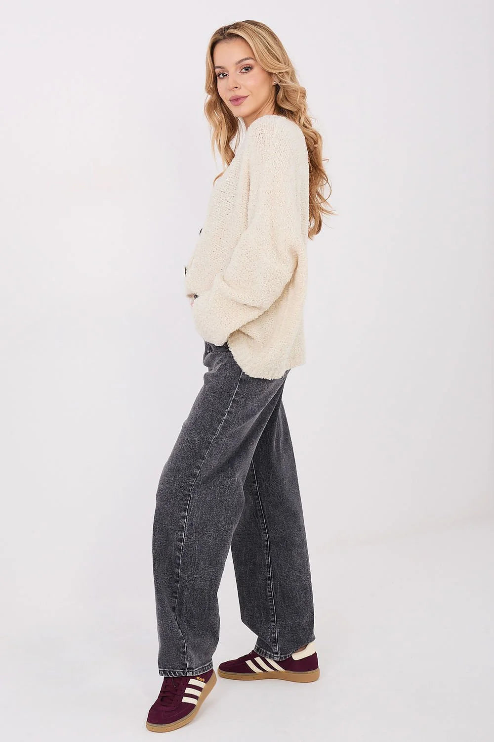 cardigan femme oversize maille bouclée écru colV classique boutons effetbois mancheslongues ballon coupecourte mihauteur texturemoelleuse chenille cosy casual chaud confortable