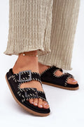 Sandales femmes design contemporain style ouvert brides larges boucles carrées suédine écologique couleur noire coutures crème semelle marron confort style urbain vacances estivales