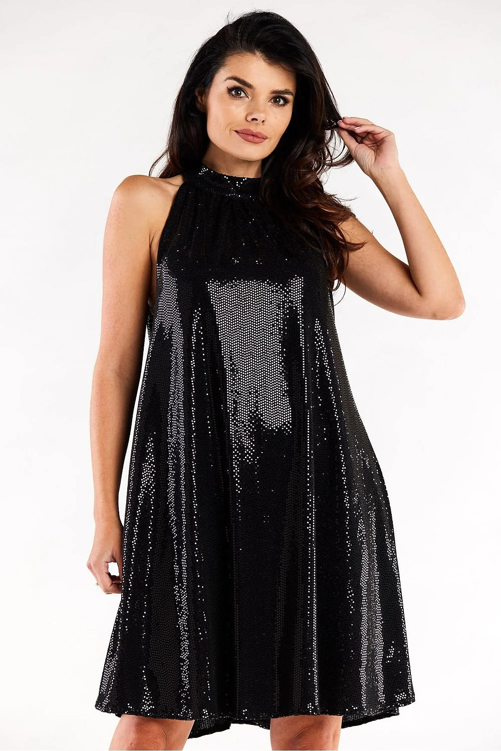 Robe de soirée élégante sans manches couleur verte foncée en tissu scintillant col montant silhouette trapèze femme