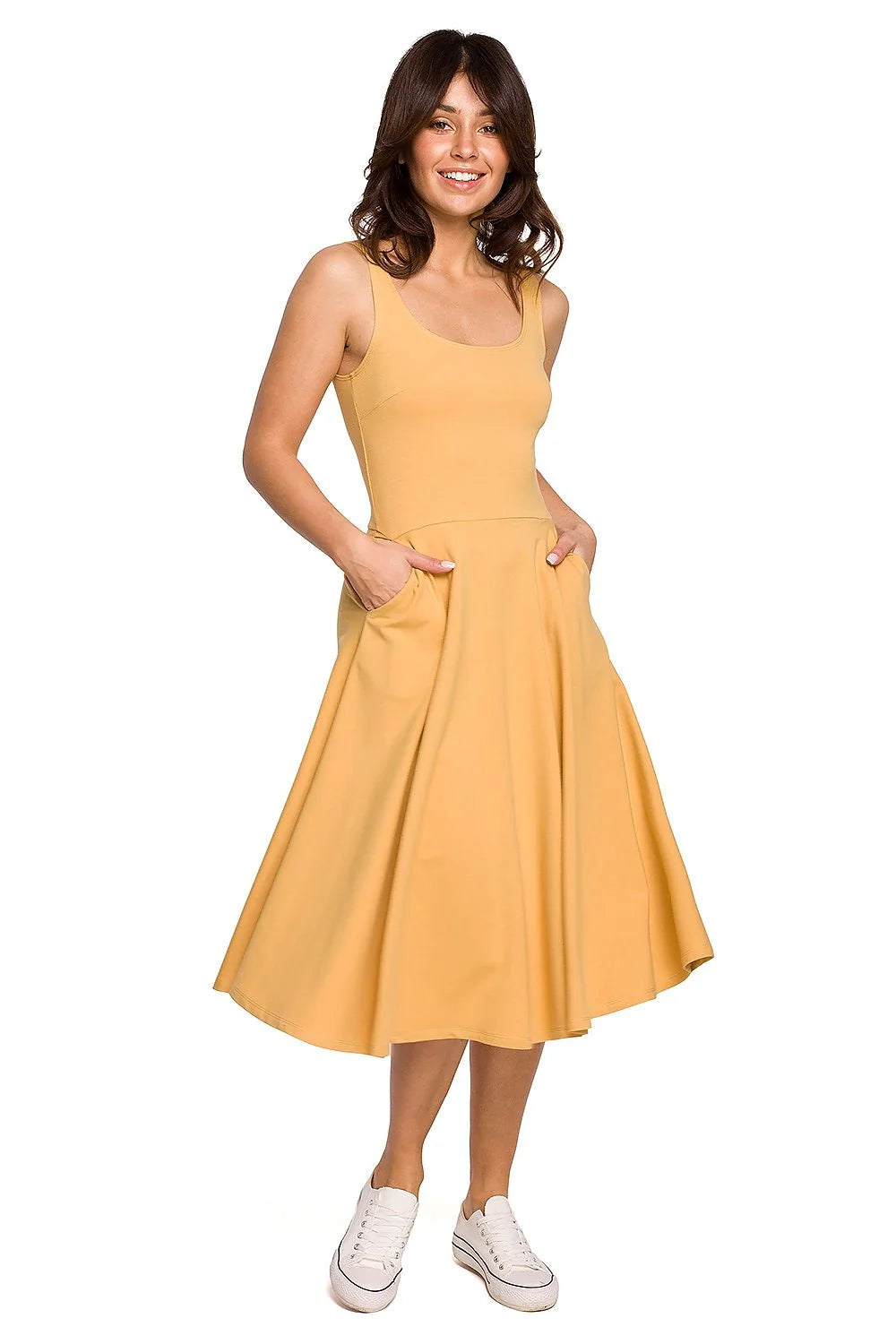 Robe bleue en coton moderne décontractée évasée avec encolure ronde pour femmes élégantes et confortables