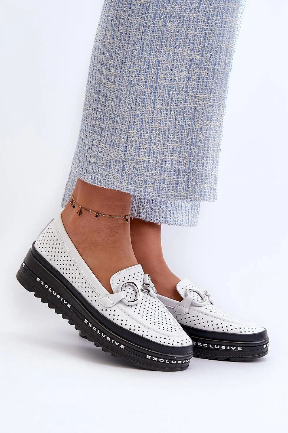 Mocassins perforés cuir blanc S.Barski style élégant plateforme 4cm bout arrondi semelle noire femme