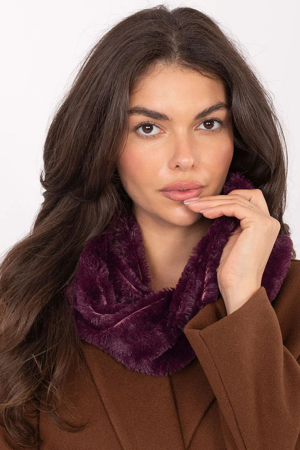snood col fourrure fausse prune profond pelucheuse dense lustrée chaude moelleuse élégante soignée enveloppante ajustée anneau confortable luxueuse hivernale 82cm
