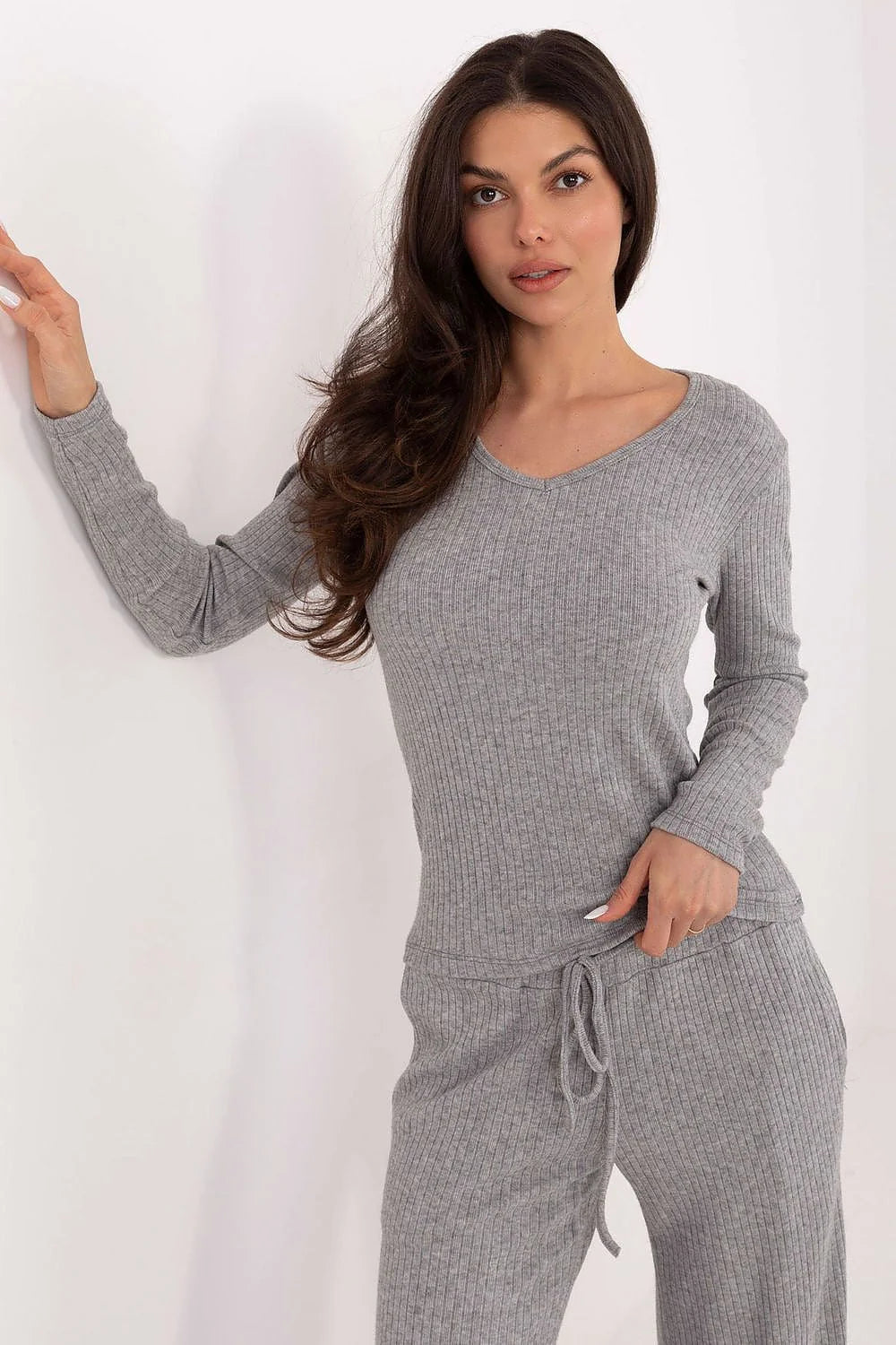 pull femme élégant décontracté lisse viscose polyester nylon doux durable manches longues col V côtelé ajusté intemporel polyvalent