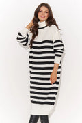 Robe-pull longue rayures noires et blanches col roulé épais manches volumineuses maille côtelée laine ou acrylique silhouette ample femme usage casual et semi-formel