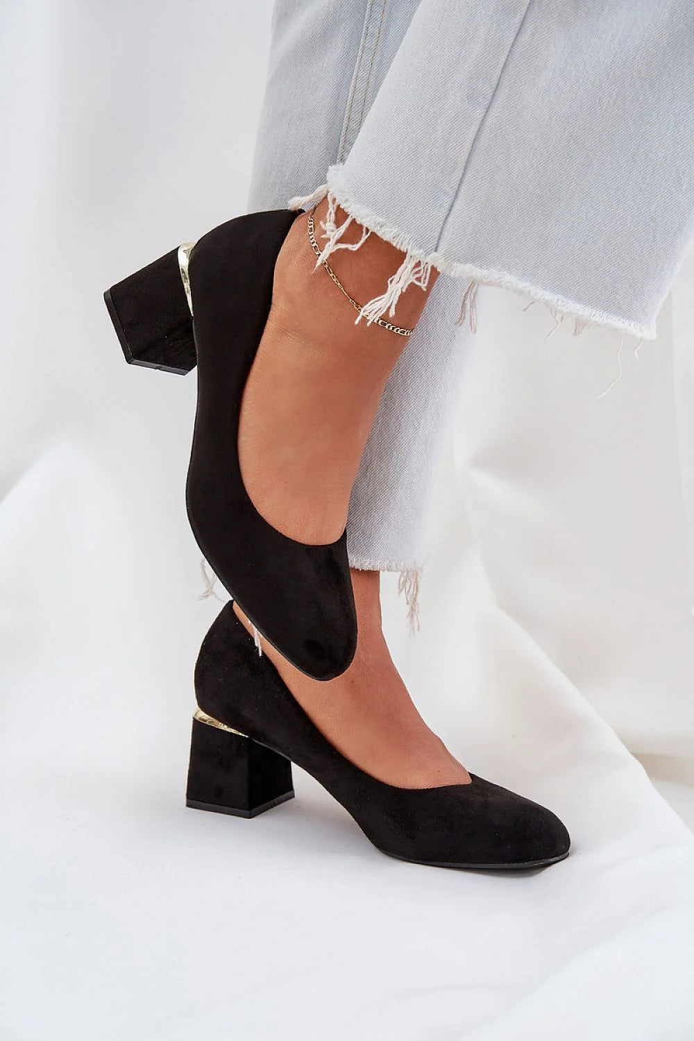 escarpins femme suédine noire talon carré bloc mihauteur bout amande insert doré décoratif slipon confortable semelle cuir naturel