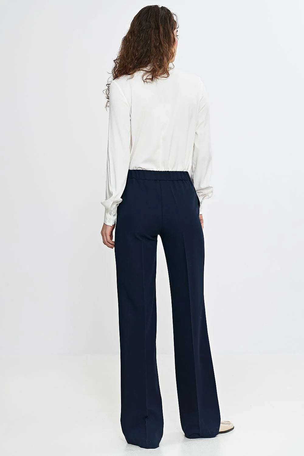 Chemise élégante pour femme en viscose 100% style classique col lavallière manches longues coupe ajustée blanche Nife