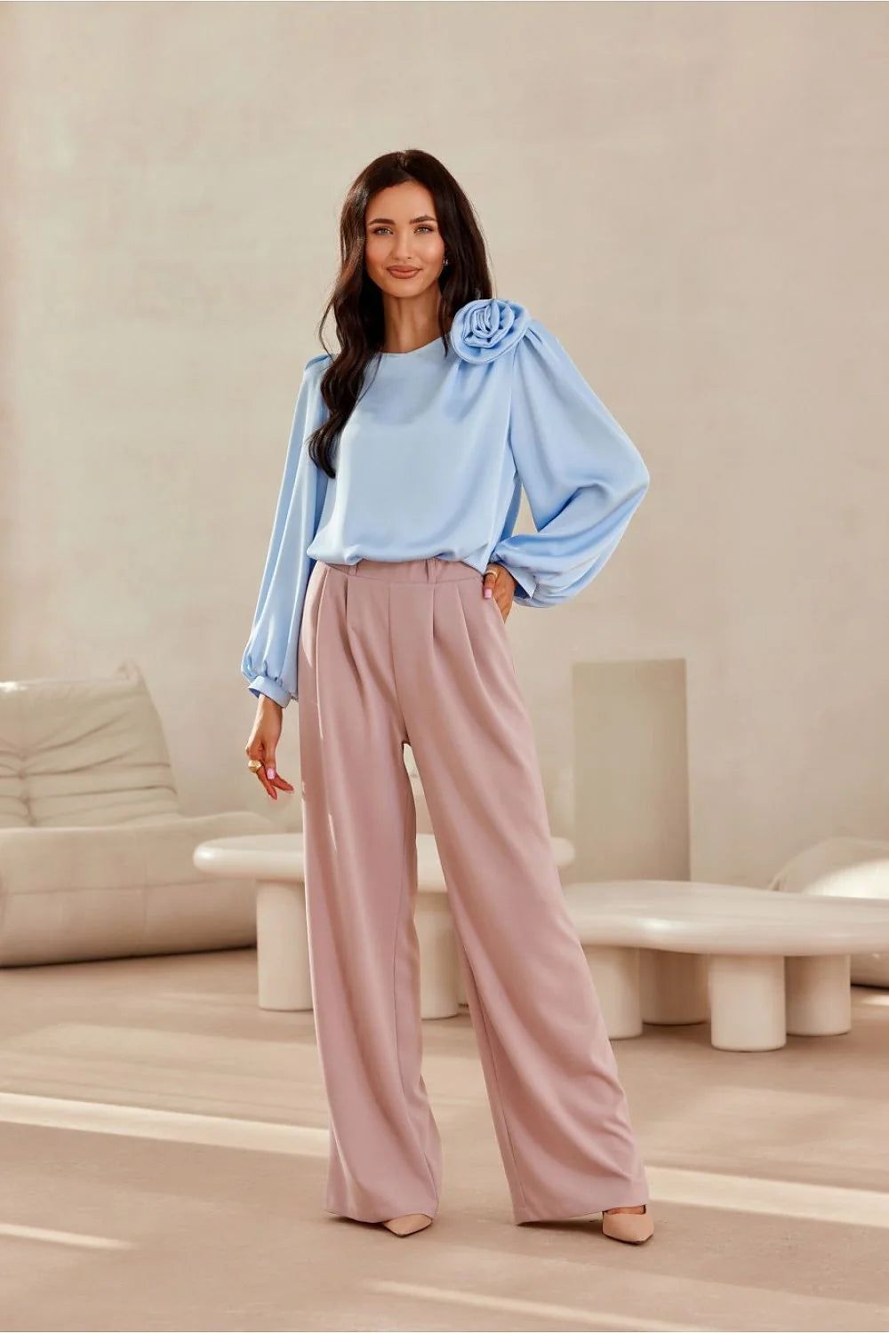 Chemisier Roco Fashion élégant bleu ciel soie satin manches bouffantes floral épaule femme coupe ample