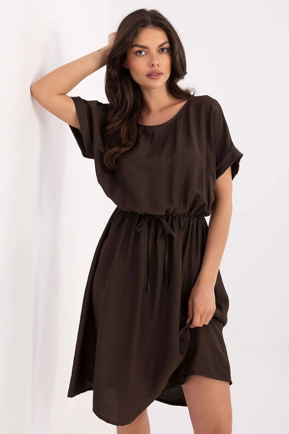 Robe de jour féminine simple élégante en viscose couleur marron ceinture ajustable genoux robe été occasion quotidienne femme Italy Moda