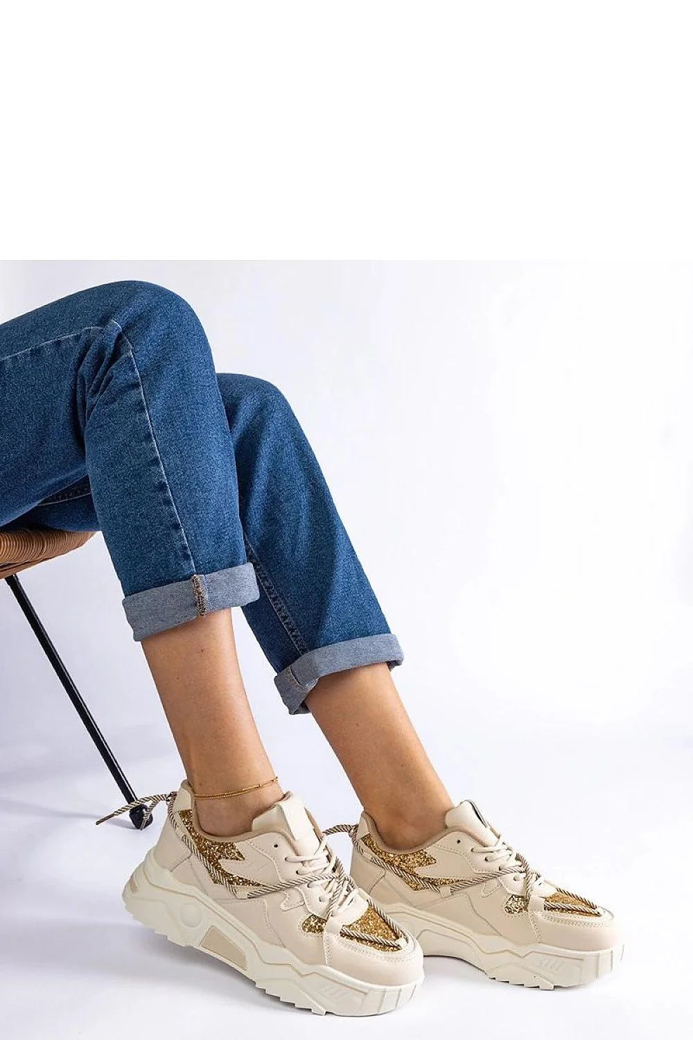 baskets chunky femme beige doré simili cuir pailleté semelle épaisse crantée antidérapante col rembourré lacets tressés streetwear tendance confortable durable