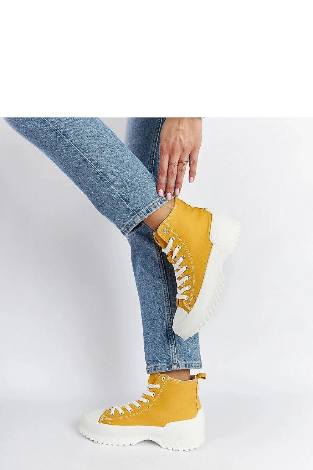 baskets montantes Solea femme jaune moutarde toile robuste semelle caoutchouc épaisse plateforme crantée blanche lacets métalliques rembourrée cheville