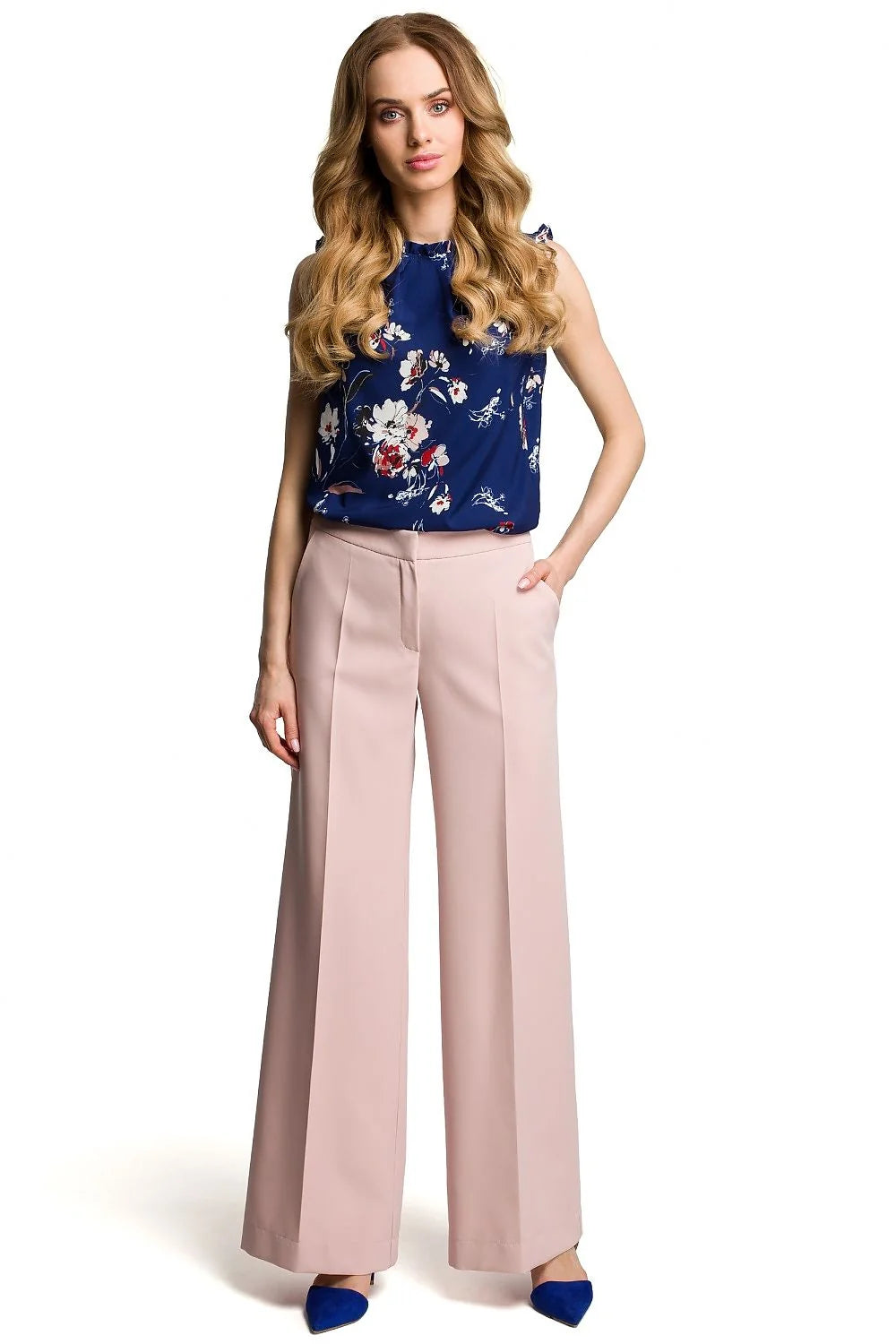 Pantalon large femme en matière fluide rouge élégant moderne pour tenues chics et confortables