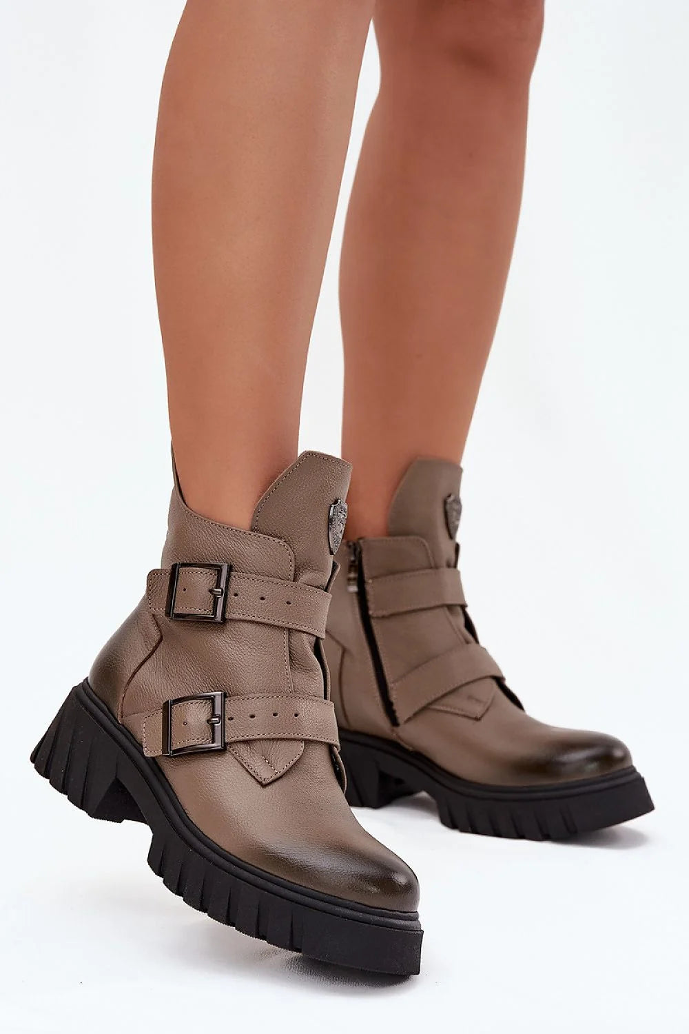 bottines femme cuir naturel feutre chaude zippée latérale sangles réglables boucles métal biker taupe grainé semelle plateforme crantée