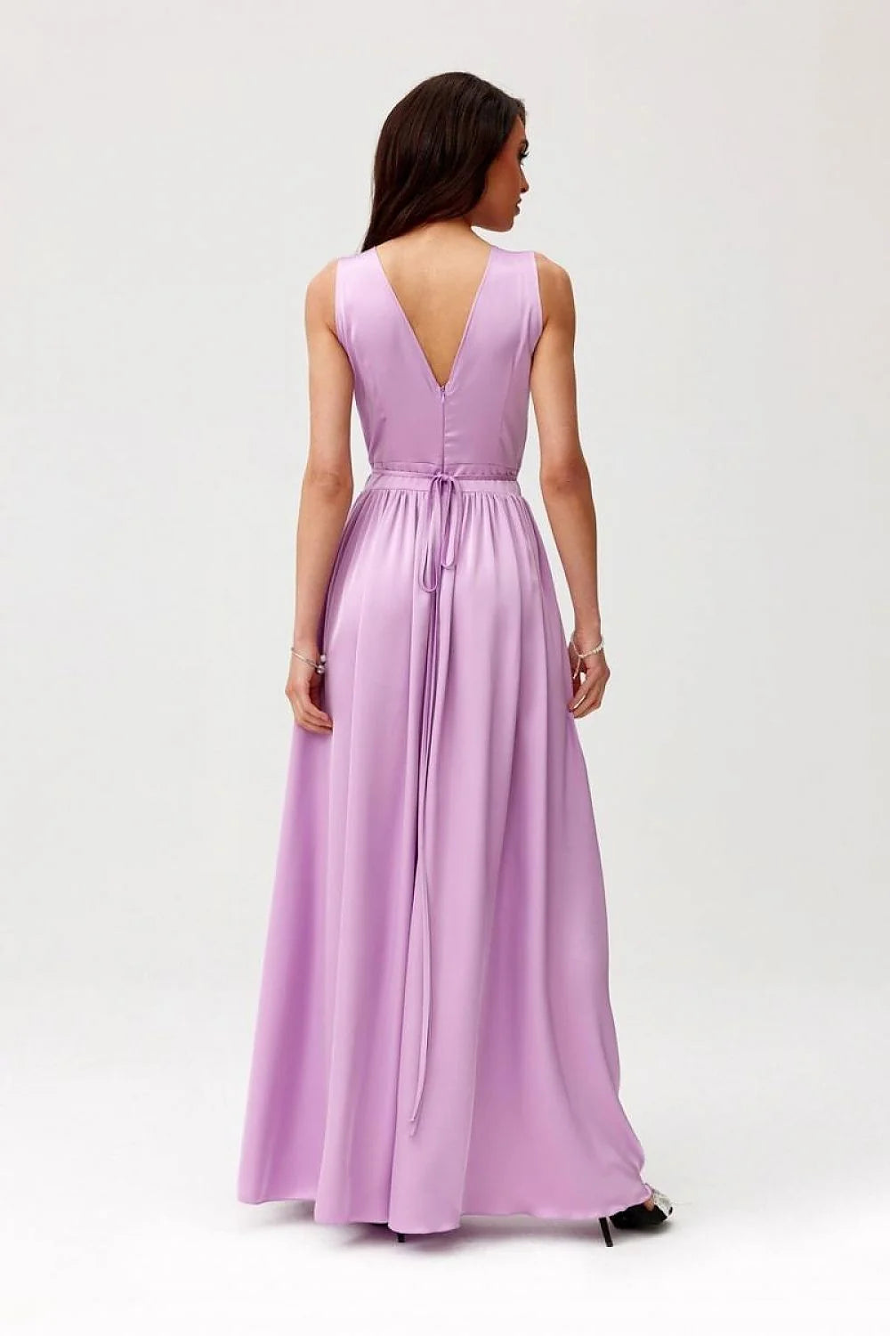 Robe de cocktail élégante longue sans manches en V dos nu tailleur taille ajustable couleur lilas satiné femmes occasion spéciale