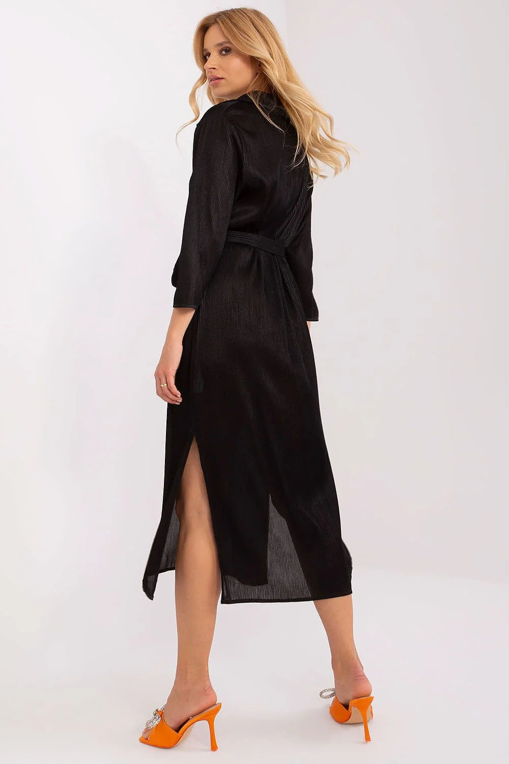 robe Lakerta longue droite fluide mi mollet manches trois quarts encolure V ceinture intégrée tissu côtelé noir douce légère raffinée