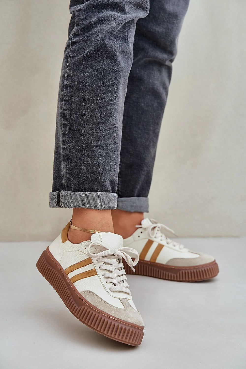 Chaussures de sport pour femme en cuir naturel basse à lacets style urbain élégant confort tout le jour