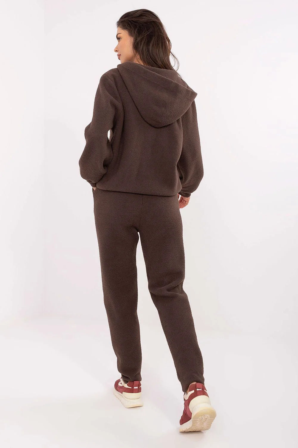 ensemble femme loungewear sweat capuche zippé poches veste courte pantalon taille haute ceinture nouée cheville resserrée doux bouclé marron angora