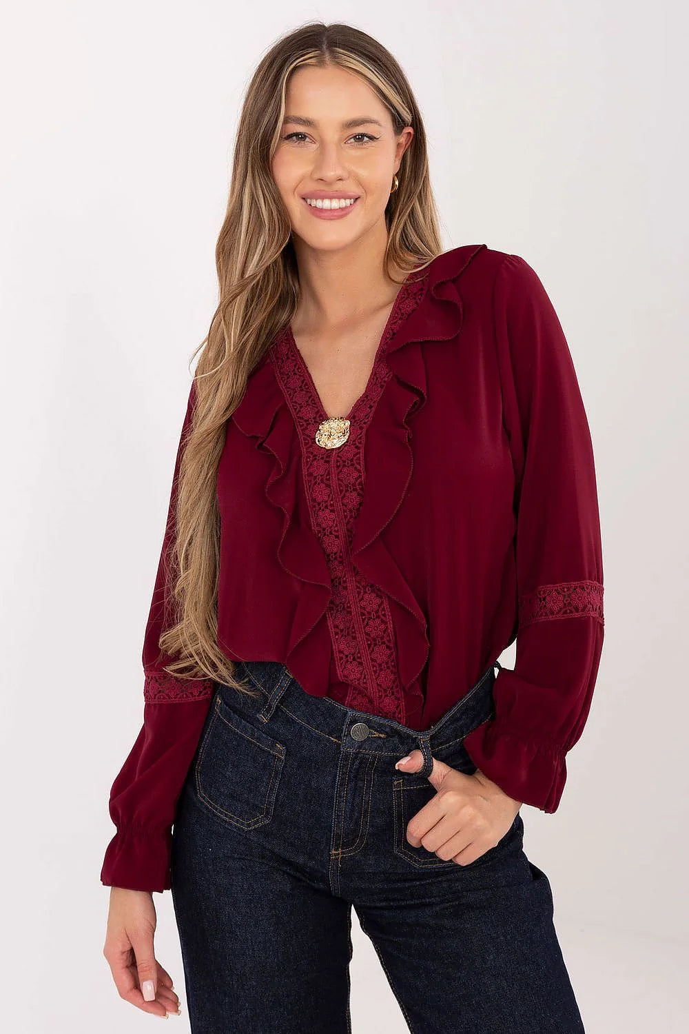 chemisier femme élégant bordeaux fluide viscose polyester élasthanne manches longues volants dentelle empiècements poignets froncés jabot broche dorée romantique confortable