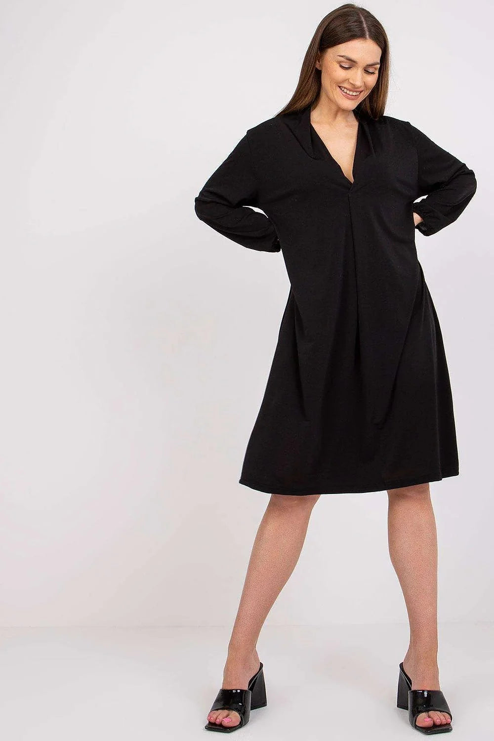 Robe noire fluide polyester élégante décontractée manches longues encolure V mi-mollet pour femmes modernes