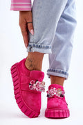Chaussures de femmes design audacieux élégant confortable mocassin rose vif matériaux luxueux pierres synthétiques semelle épaisse durable adhérence idéales pour look audacieux