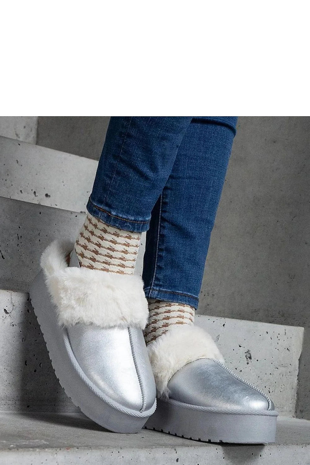 bottes neige solea style moderne mocassin plateforme épaisse fourrure blanche argenté brillant synthétique semelle crantée antidérapante rembourrée confortable urbaine cocooning
