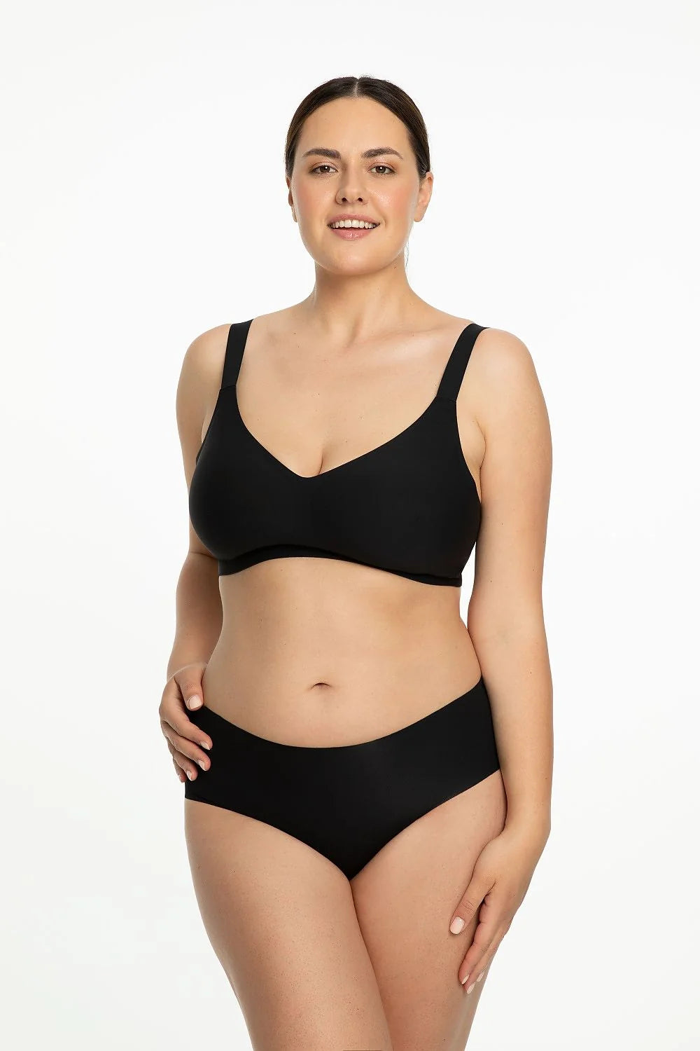 soutiengorge sansarmatures bonnetsmoulés bonnetsrenforcés bretelleslarges réglables nonamovibles microfibre lisse extensible maintienconfortable effetoptique galbenaturel invisible minimaliste élégante quotidien emballagecadeau