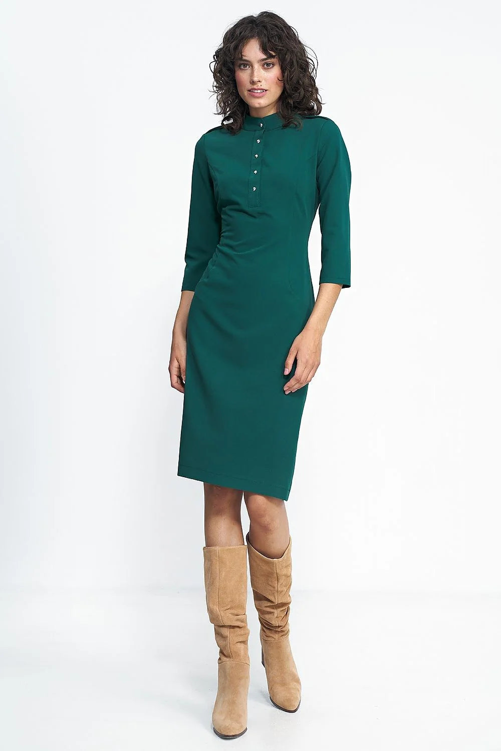 Robe élégante vert émeraude tissu élasthanne silhouette ajustée manches 3/4 dos nu taille ajustable femme