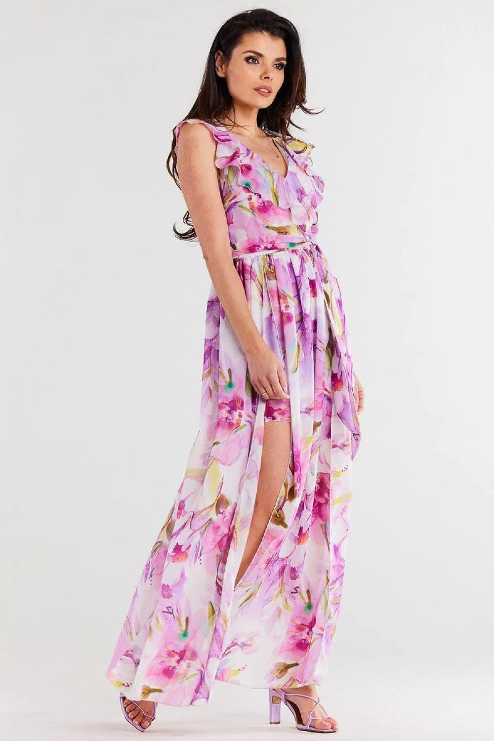robe asymétrique longue mousseline floral aquarelle rose lilas pastel décolleté V volants fente avant taille ceinturée froncée fluide