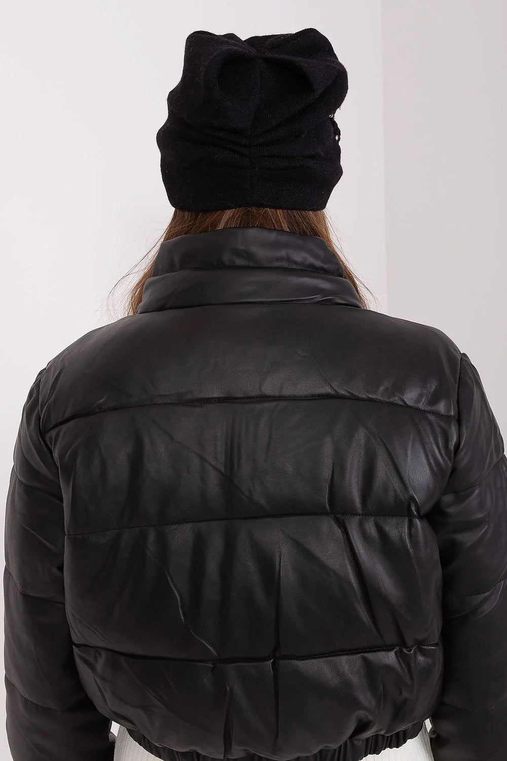 Bonnet d'hiver pour femme en tricot lisse, acrylique, coton, cachemire, noir, design simple, chic, perlé, élégance, versatile, style urbain, comfort, froid